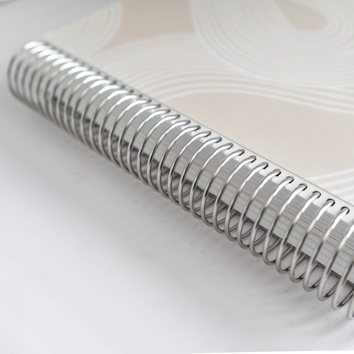 Daily Focus Planner: Neutral Swirls